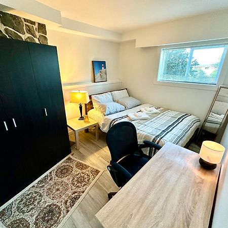Cozy & Bright Home With Parking 維多利亞 外观 照片