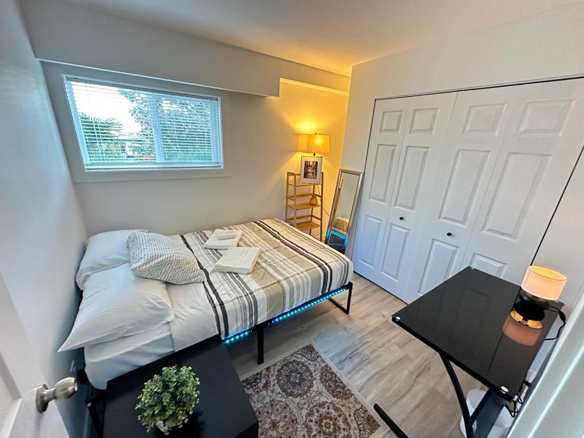Cozy & Bright Home With Parking 維多利亞 外观 照片